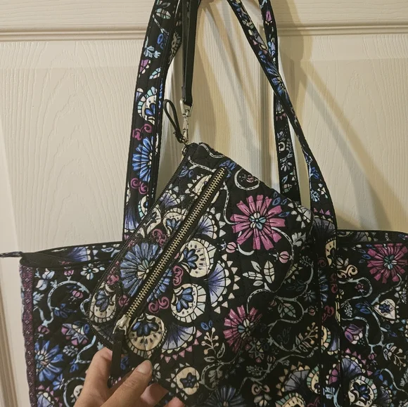 Vera Bradley Large Tote - Picture 8 of 12